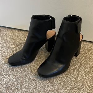 H&M Black Pleather Peek-a boo Block Heels 🖤